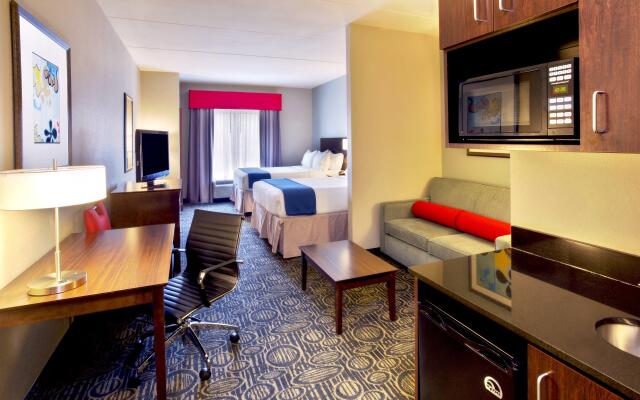 Holiday Inn Express & Suites Oak Ridge by IHG