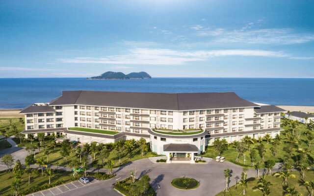 Melia Vinpearl Cua Hoi Beach Resort