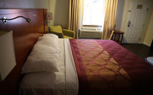 Chateau Inn and Suites