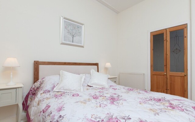 Homely Tenement for 4 Near Botanic Gardens