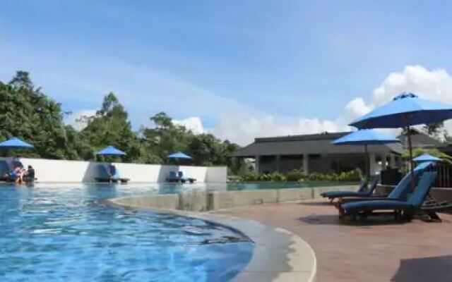 Grand Master Villa Tomohon