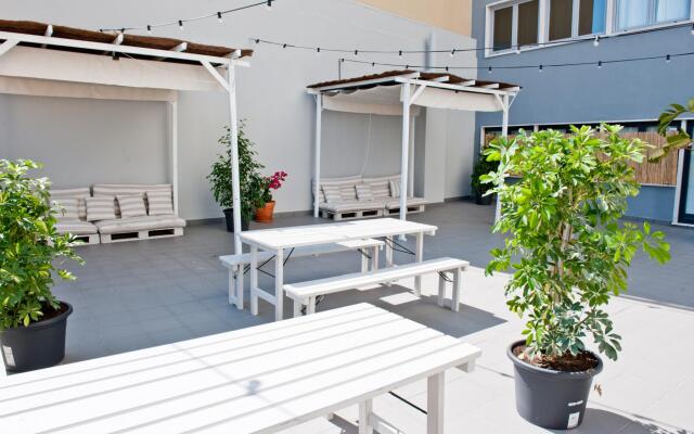 Lisbon Martini Nest by Misha s Place 6A