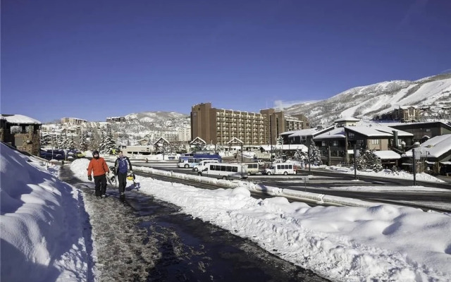 West Condominiums - W3537