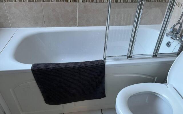 Lovely 2-bed House in Liverpool