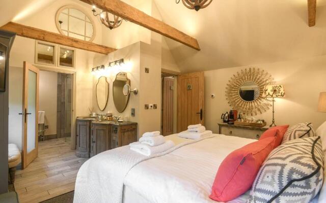 Holly Lodge