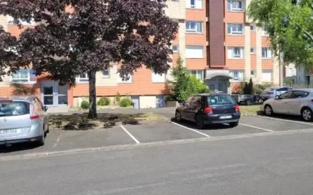 Bel apparemment lumineux avec parking gratuit