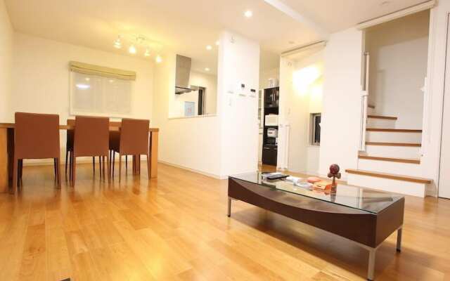 Shinjuku House Hotel