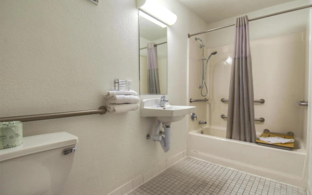 Motel 6 Las Vegas, NV – I-15 Stadium