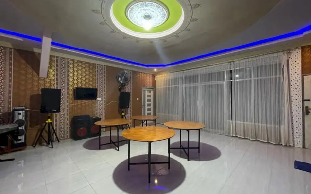 Hotel O Lima Saudara Syariah