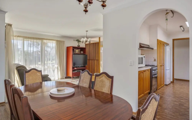 Foreshore Beach House: ideal family location