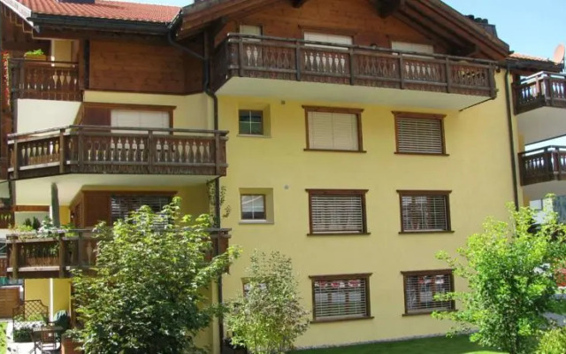 Haus Rätia, Klosters Platz