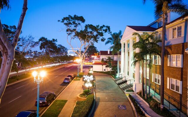 The Lafayette Hotel, Swim Club & Bungalows