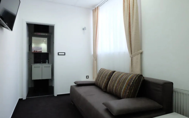 Artorius Luwiana Suites