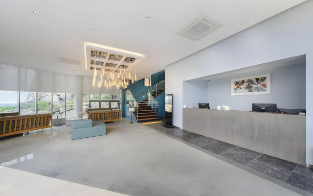 Luston Villa & Hotel
