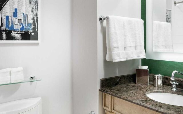 Staypineapple, An Iconic Hotel, The Loop