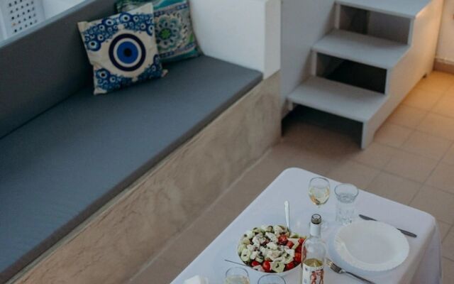 Panoramic Argyro's IO House with Jacuzzi