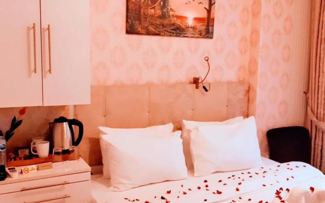 Walnut Shell Hotel