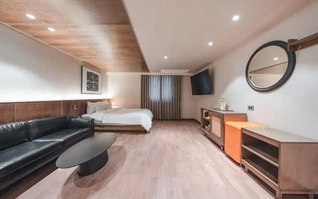 Coolstay Hotel