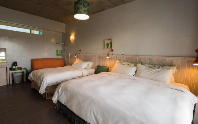Orange Moon Inn