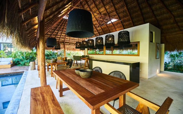 Luxury 3 Bedroom Retreat & Private Pool in Aldea Zama