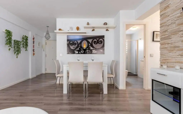 Triana Maestro Deluxe