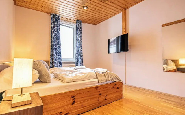 Vienna Spacious 2BR Apt Long Stay