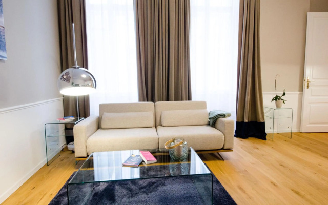 Studio Apartments Urania - Mai's Apartments