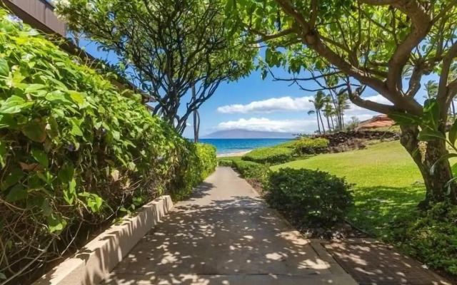 Makena Surf, #g-101 2 Bedroom Condo by RedAwning