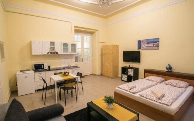 Interflat Hostel & Apartments