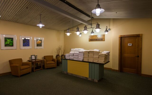 Lodge at Mountaineer Square