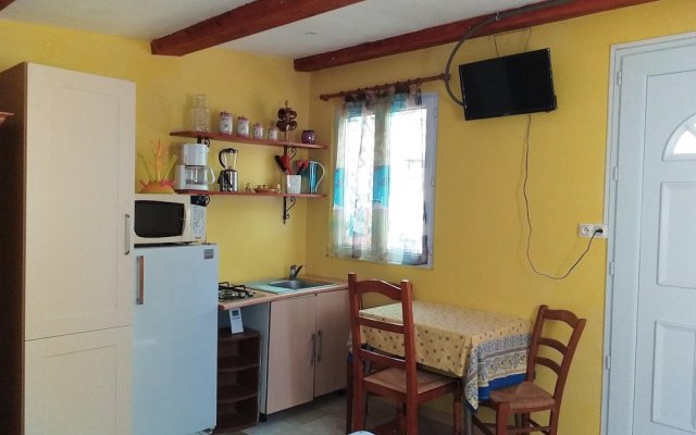 Studio In Ceyreste With Enclosed Garden And Wifi