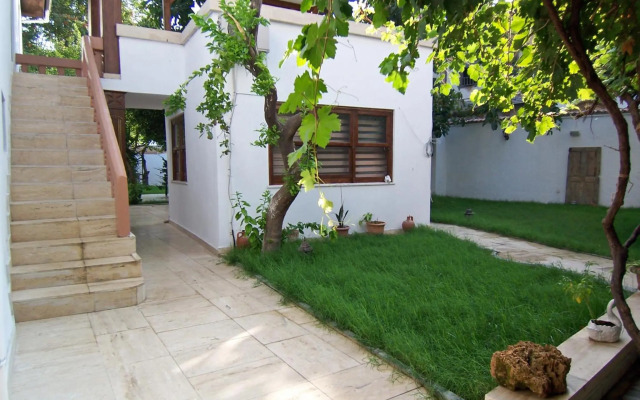 Ozkavak Hotel Kaleici