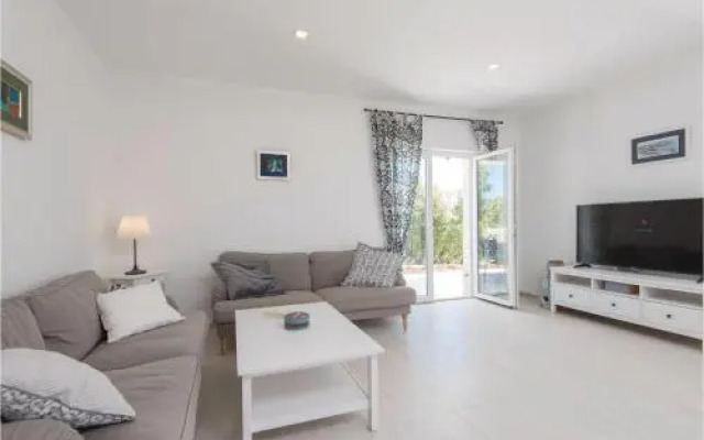 Holiday Home In Zrnovo