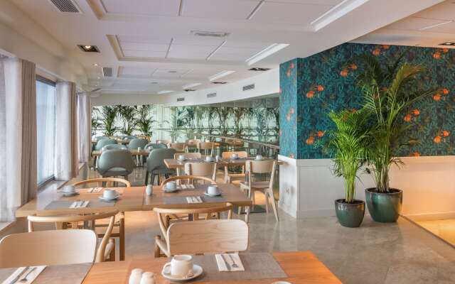 Sesimbra Oceanfront Hotel