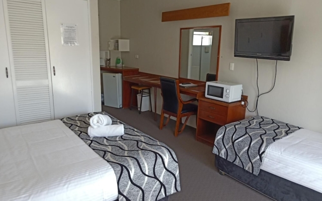 Molly Morgan Motor Inn