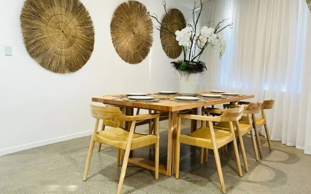 Kozyguru | Botany | 3 Bedroom Designer Holiday Apt