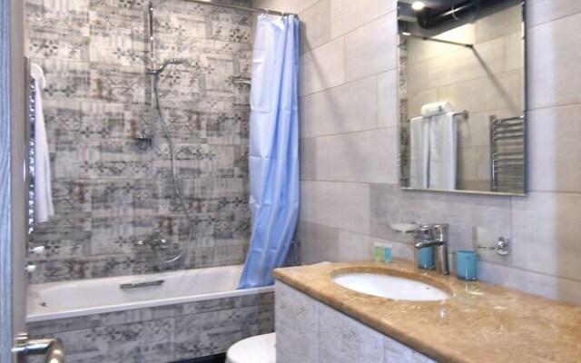 Gallery Apartment 2