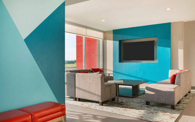 Holiday Inn Express Savannah - Gateway