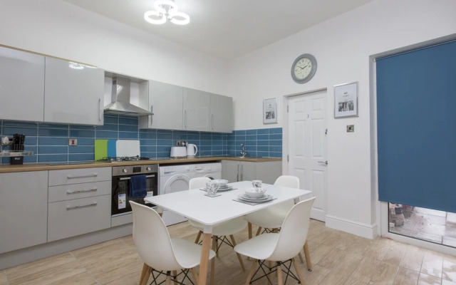 Townhouse Plus @ 40 West St