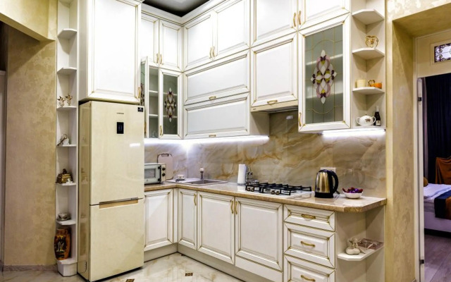 2 bedroom apartment Tykha street city center with parking place