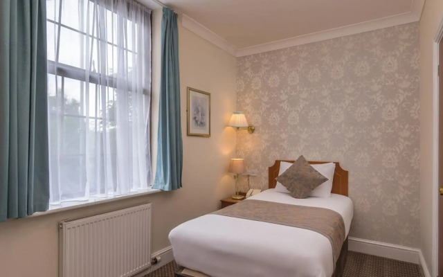 Bridge House Hotel