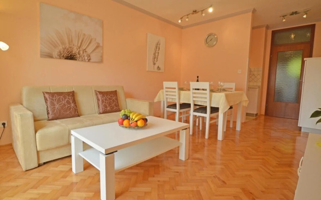 Bernardo in Rovinj With 1 Bedrooms and 1 Bathrooms