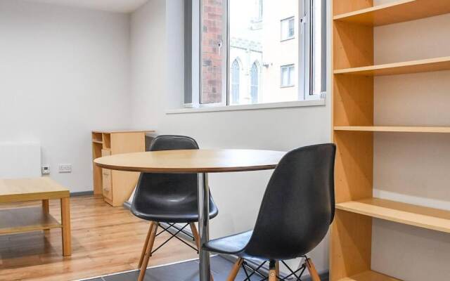 Modern and Bright 1 Bedroom Apartment
