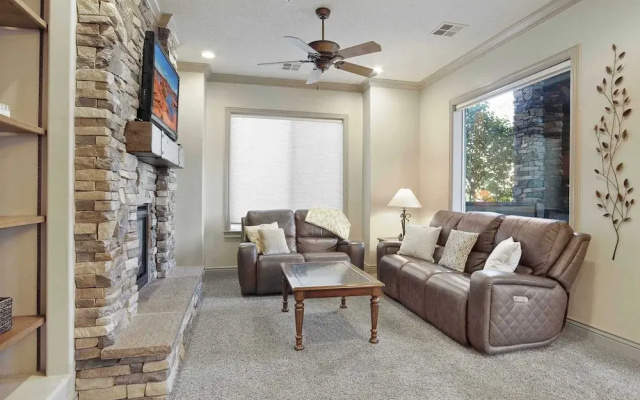 Sierra Sky Patio w/ Fireplace