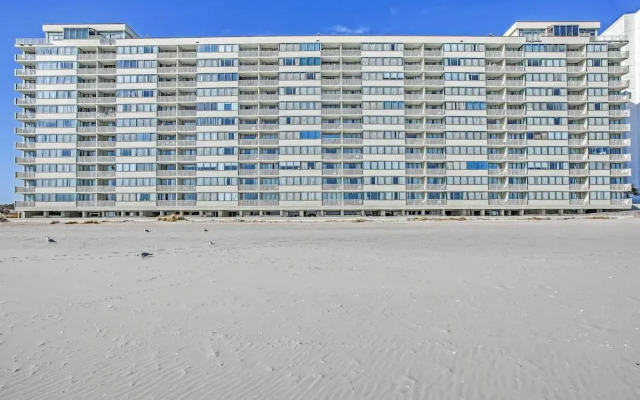 2 Mi to Golfing: Oceanfront Myrtle Beach Condo