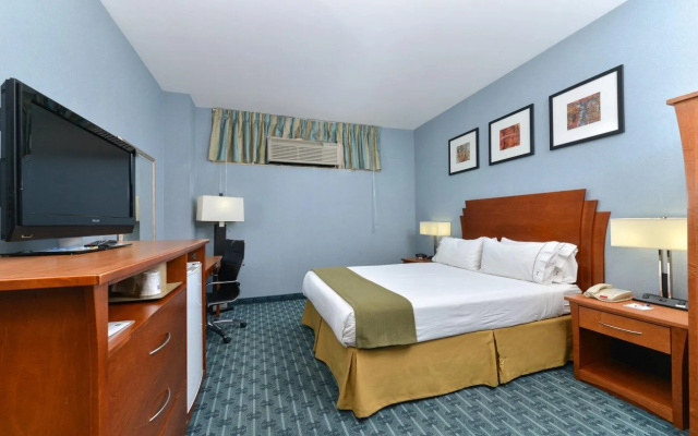 Holiday Inn Express Laguardia Airport