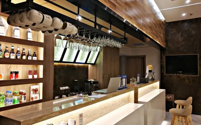 Shanghai Yiju Hotel