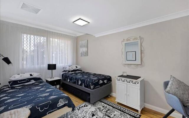 Spacious 2BR near The Entrance Beach - 7Min Walk!