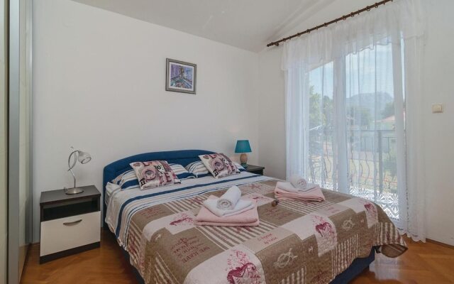 Awesome Home in Kastel Stari With Wifi and 3 Bedrooms