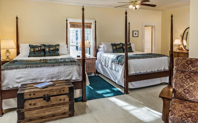McCloud Hotel